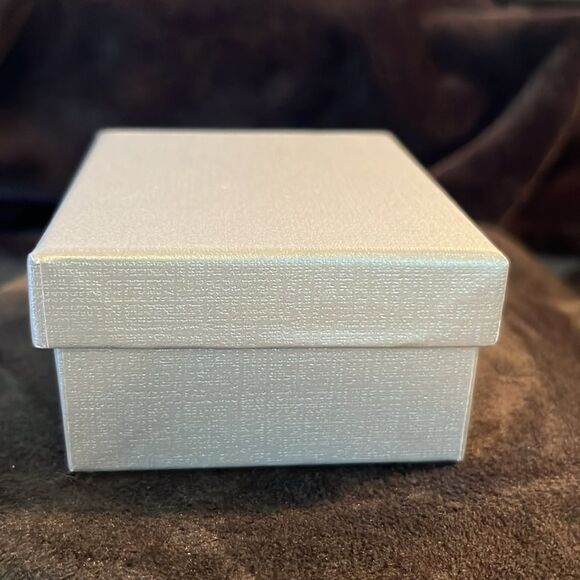 Galilea Rose Quartz Station Necklace 20 Inches
in Rhodium Over Sterling Silver - Picture 7 of 12